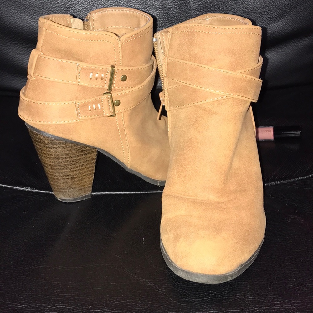 suede booties!😻
